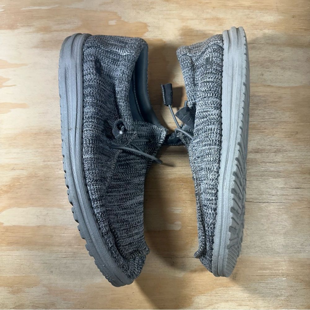 Hey Dude Wally B Sox Gray Loafers Men’s Size 9 - Picture 3 of 9